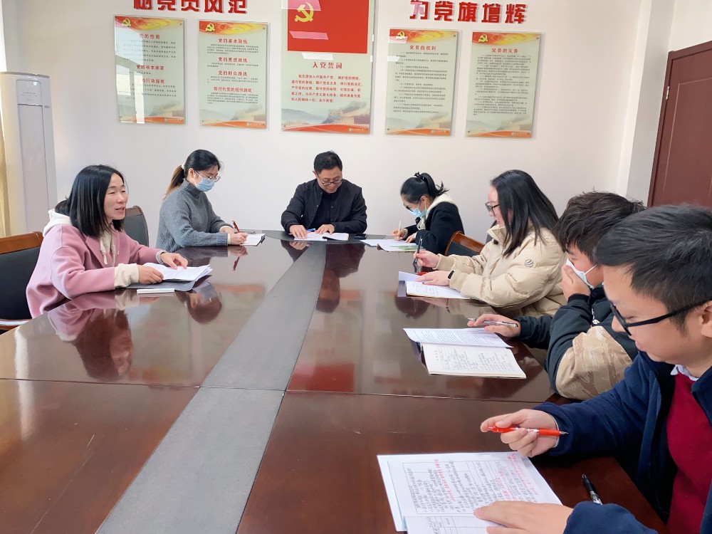 课堂展示共评析 课题研讨促提升