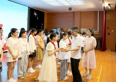 少年乘风起，未来皆可期—— 澄湖实小 2025 届六年级毕业典礼温情落幕