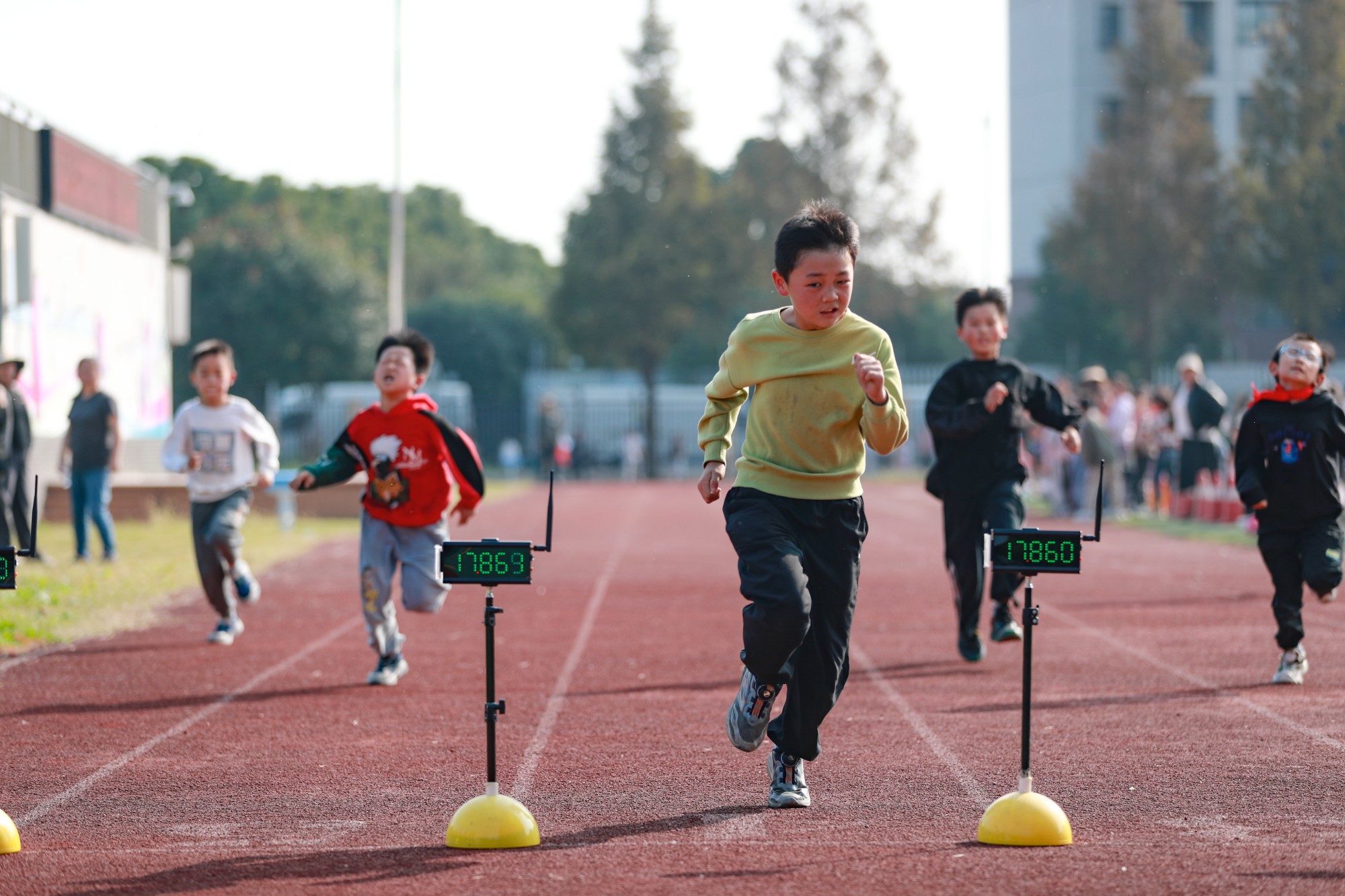 赛场逐光，少年当燃！