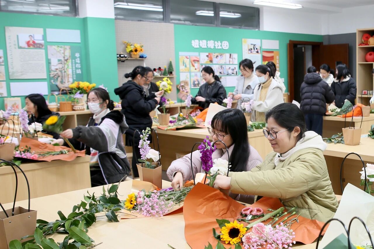 春风如你 熠熠芳华