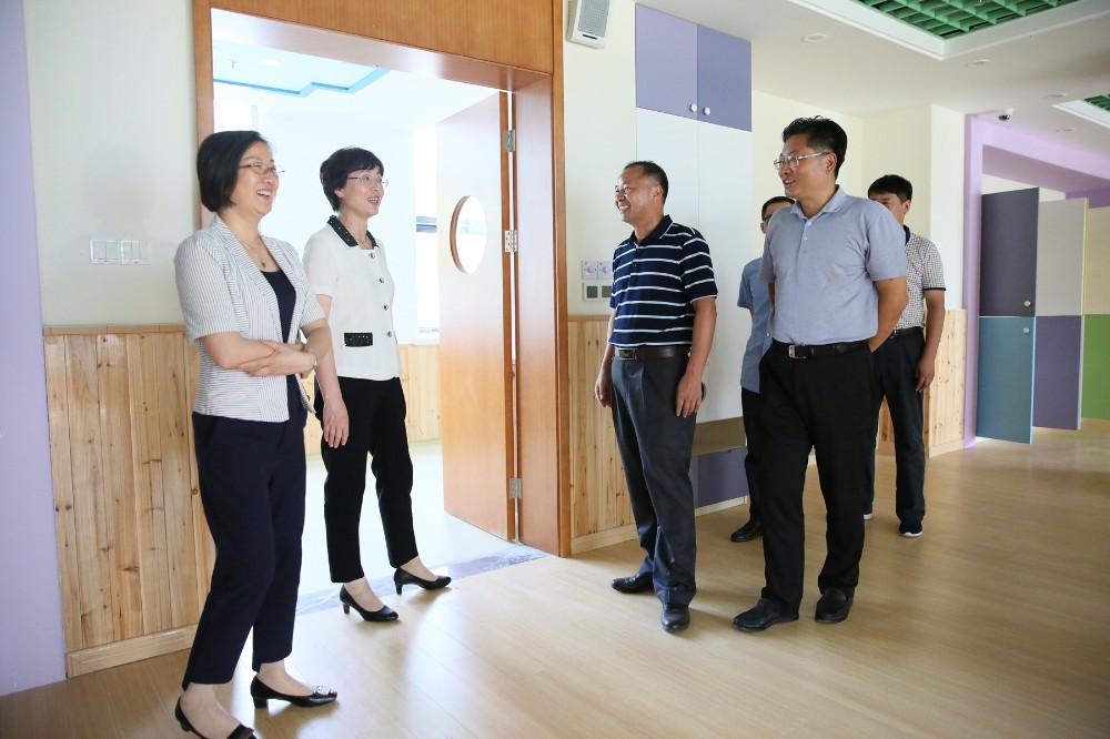 吴中区陈嵘区长来校视察新建幼儿园装饰工程